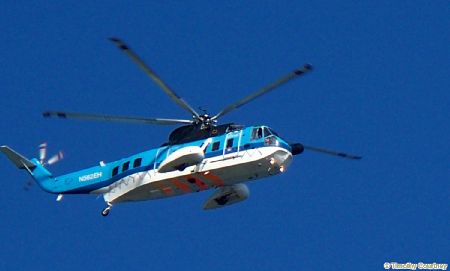 N562EH Flight of a 1964 Sikorsky Helicopter Used in Titanic