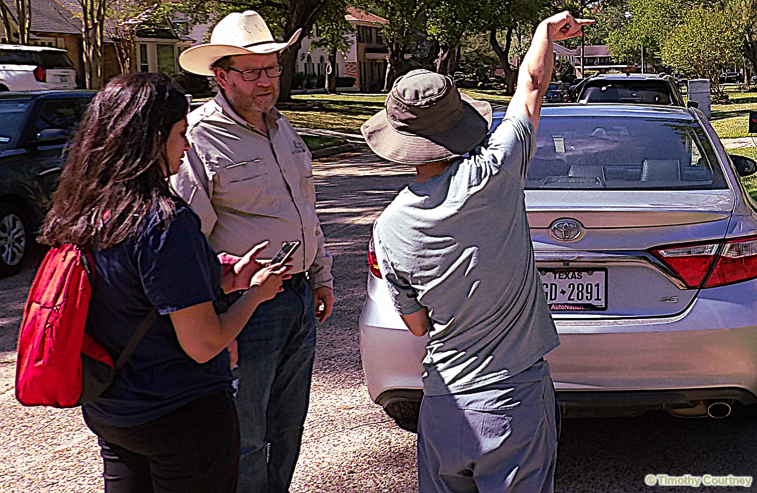 NASA scientist Marc Fries meets with Lunar expert Dr Neeraja Chinchalkar and Professor Bidong Zhang About the Houston Meteorite Fall